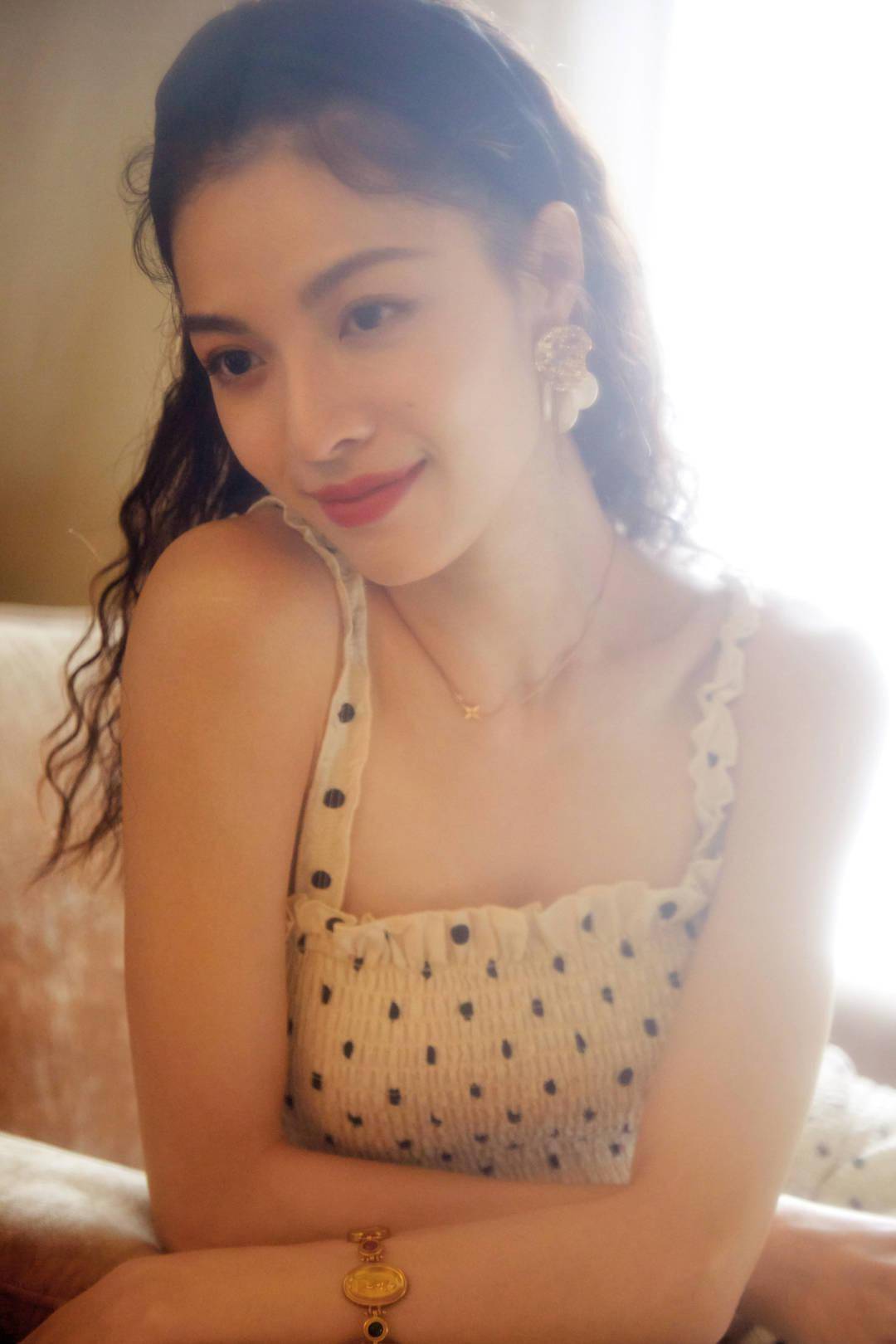 羊毛|撩个头发都风情万种？杨幂真是好港一女的！