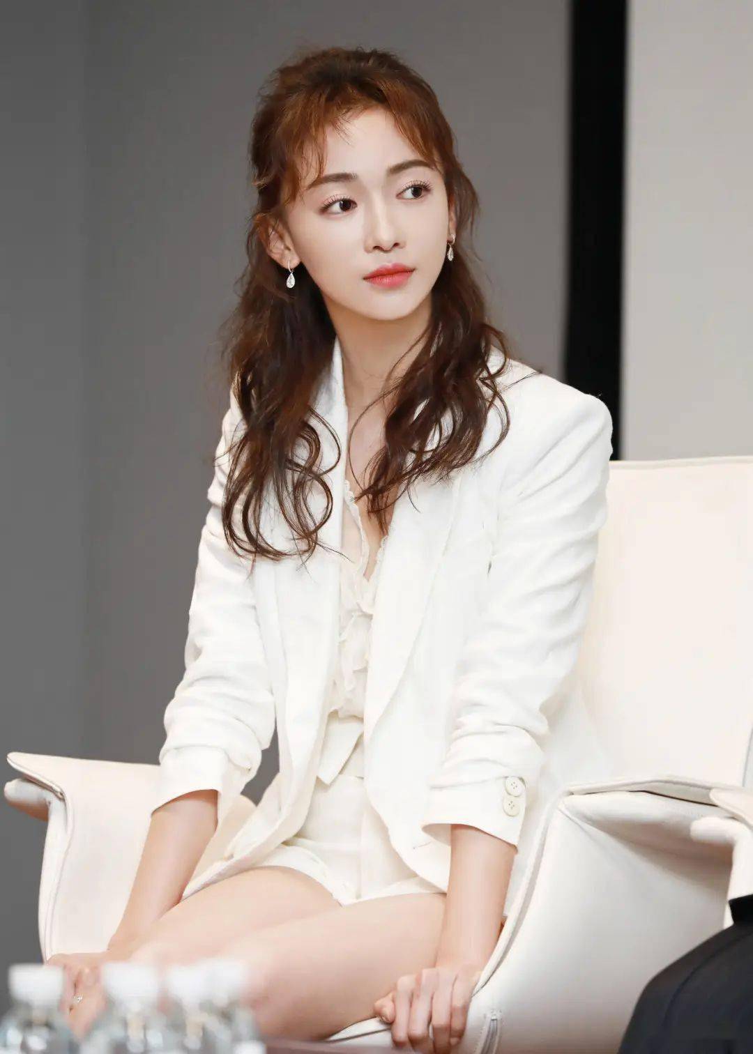 羊毛|撩个头发都风情万种？杨幂真是好港一女的！