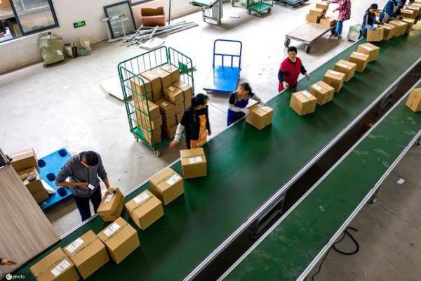 合肥|备战“双11”电商配送中心打包配货忙