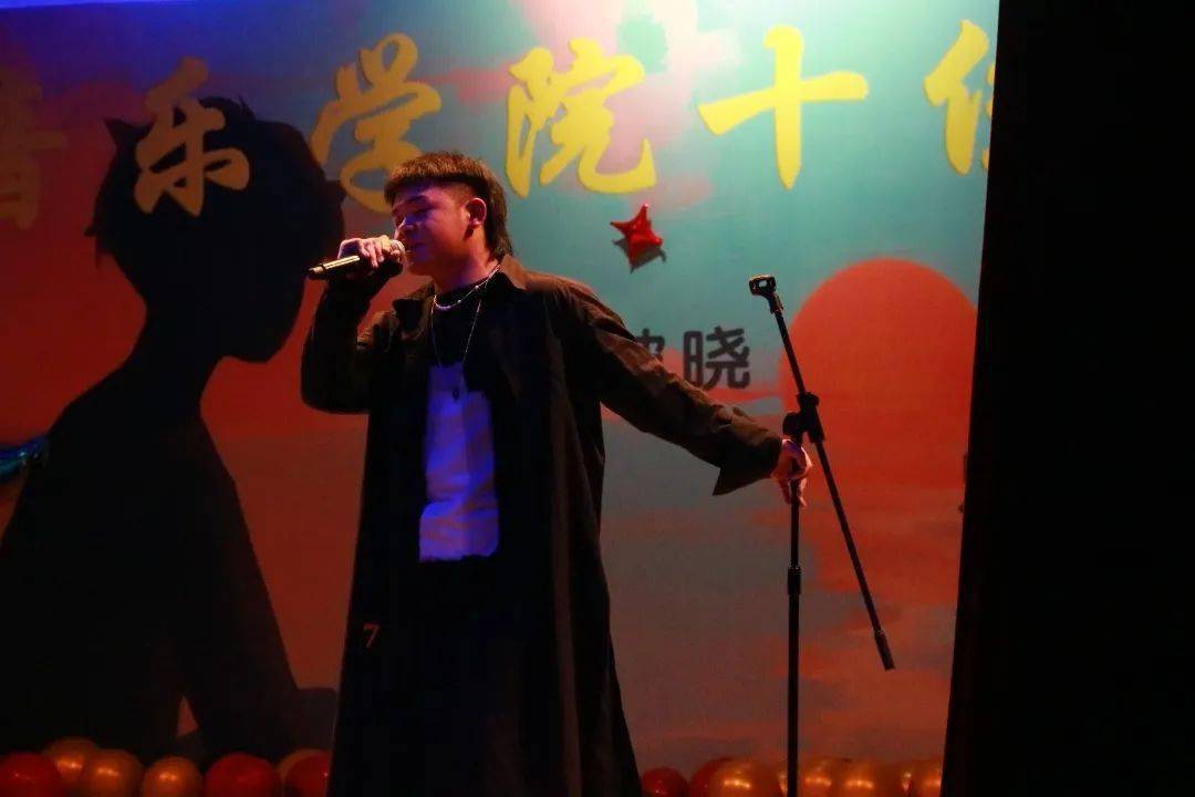 第一名 刘艺