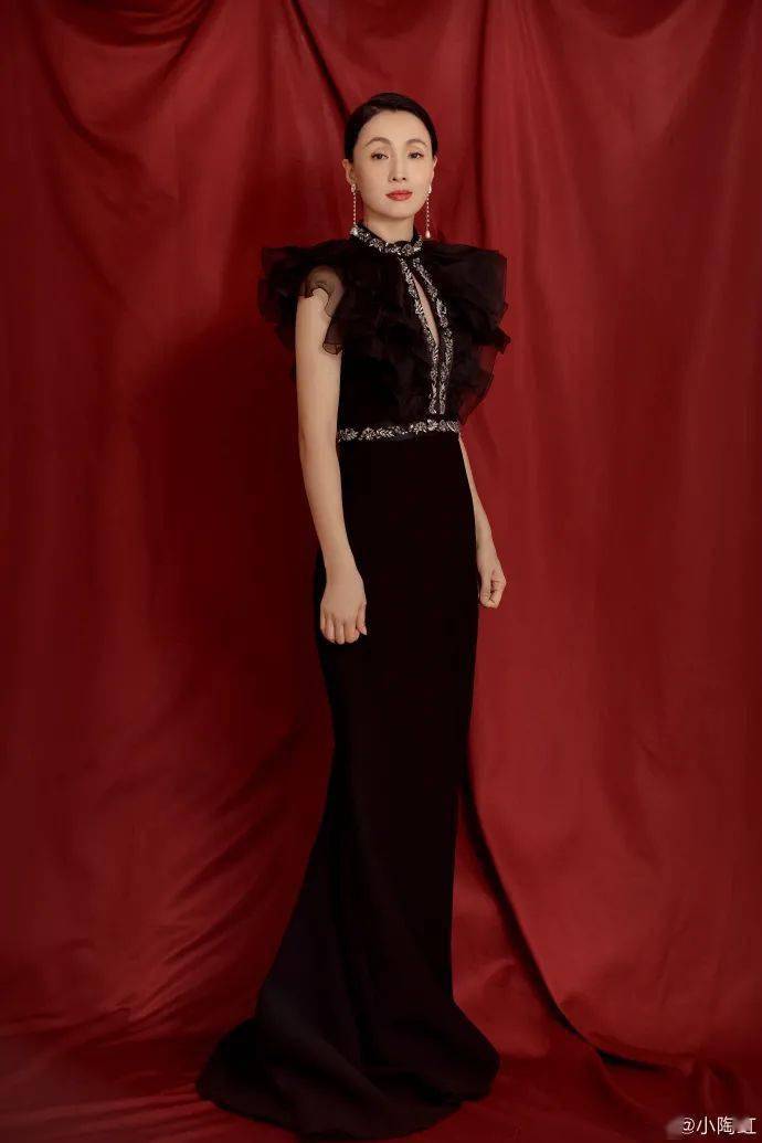 肌肤|小陶虹的优雅，上到眉眼下到指尖