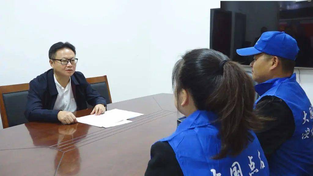 人口普查县长现场登记_普查人口登记表格图片