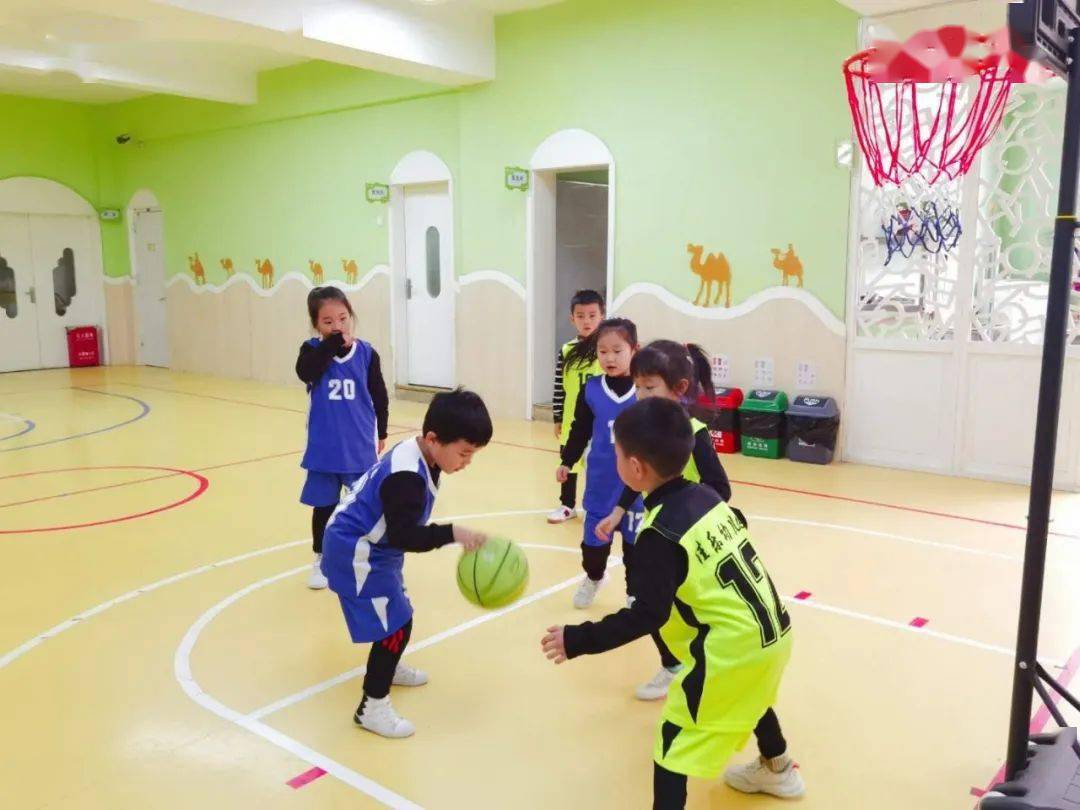 幼儿体能训练——拍篮球【起点幼儿园 纽约班】
