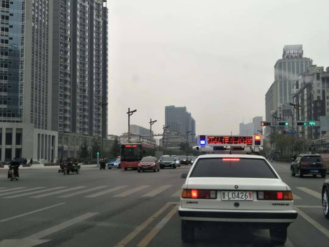 临汾全景式违法拍照警车巡逻,瞬间抓拍违法车!