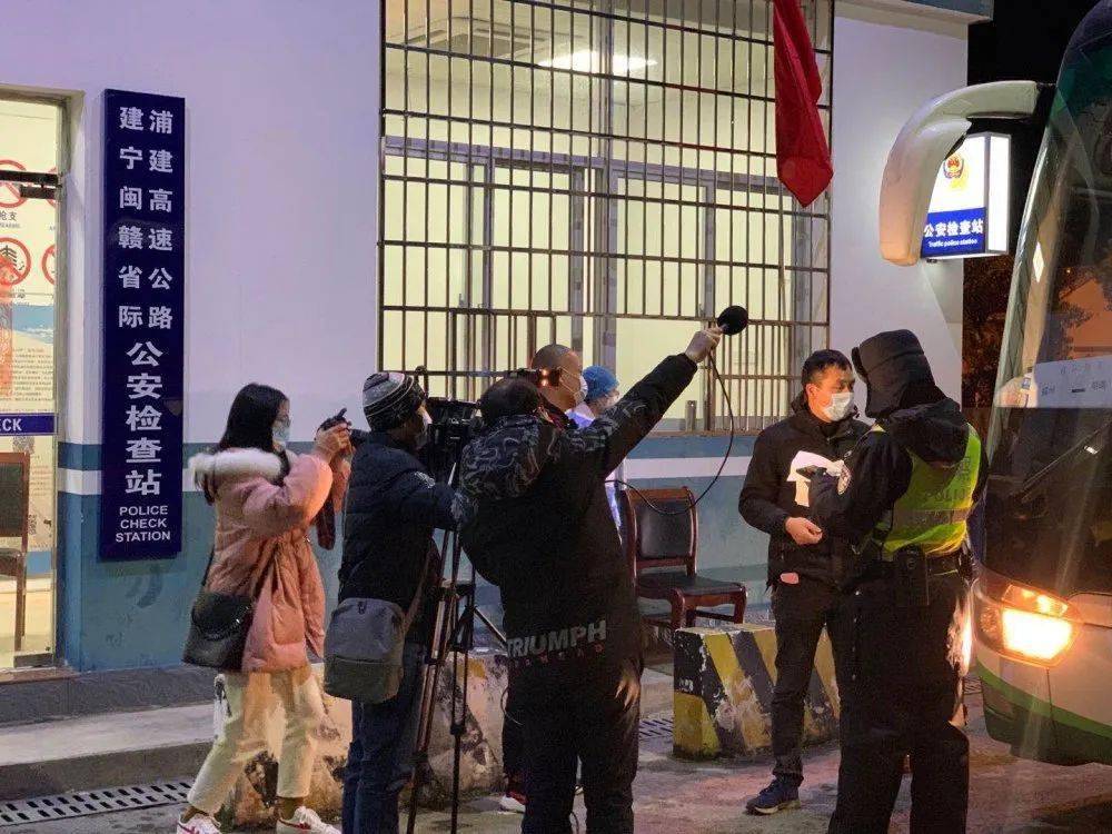 第21个记者节丨把c位留给他们,听他们的故事_工作