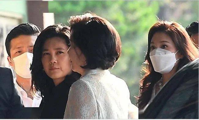 承包|真正财阀！三星承包了她的婚礼，她承包了你的化妆台