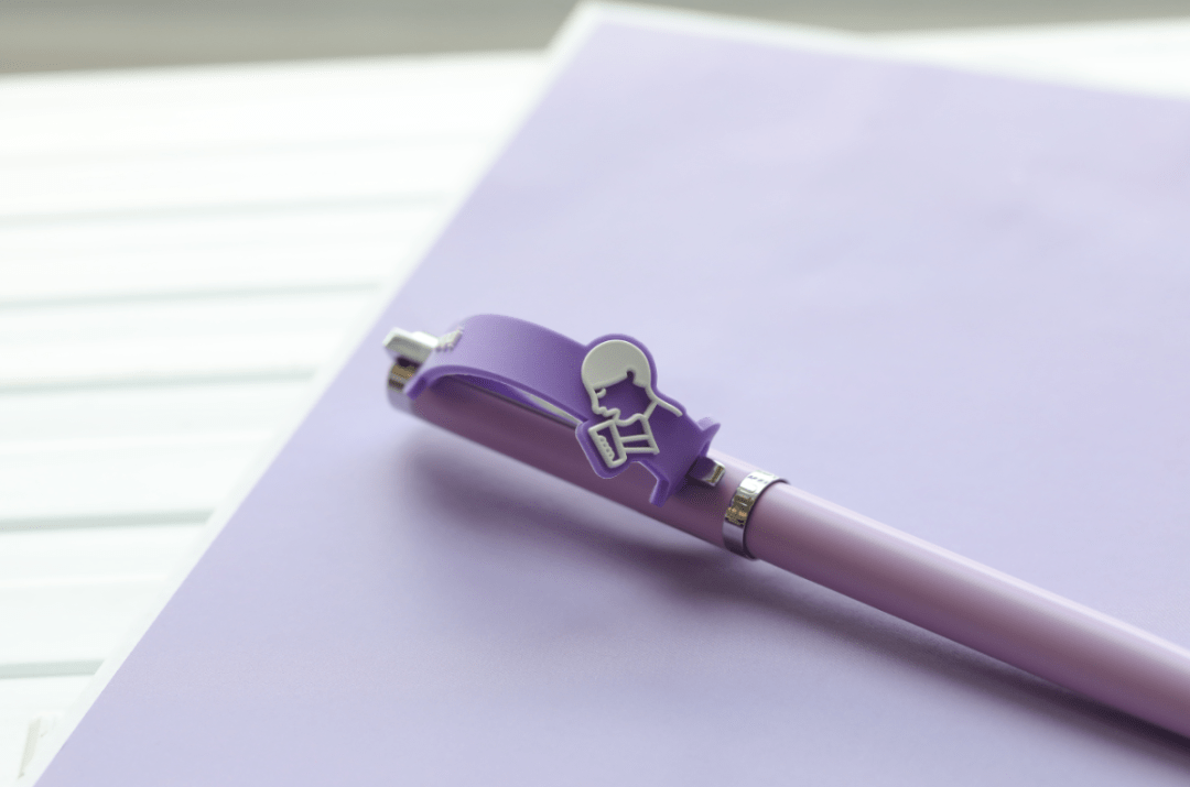 阿喜|喜茶做了支钢笔，晨光文具都服气！