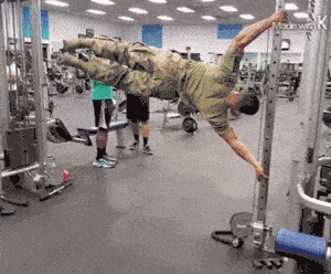 健身|美国大兵变态的肌肉训练，看完大写的服......