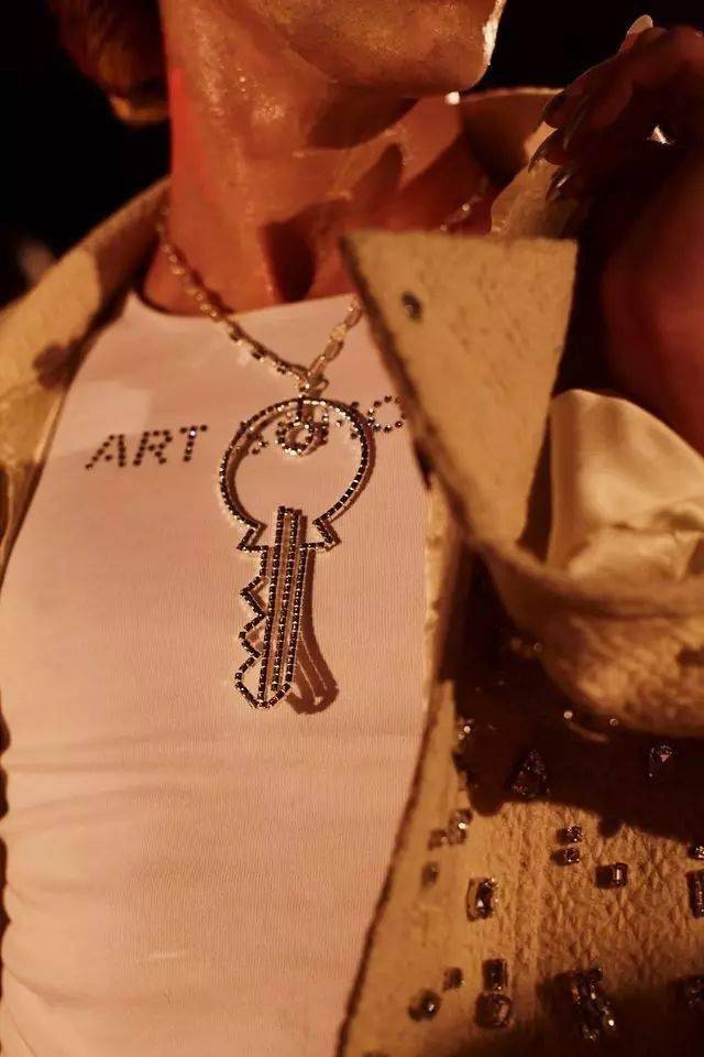 Art|来自“跨性别者”独特的穿衣方式，“我们不在乎时尚界想要什么，只想要做自己。