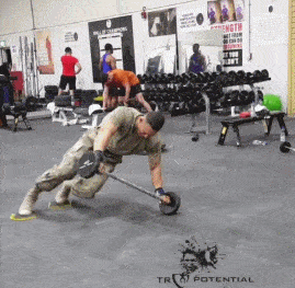 健身|美国大兵变态的肌肉训练，看完大写的服......