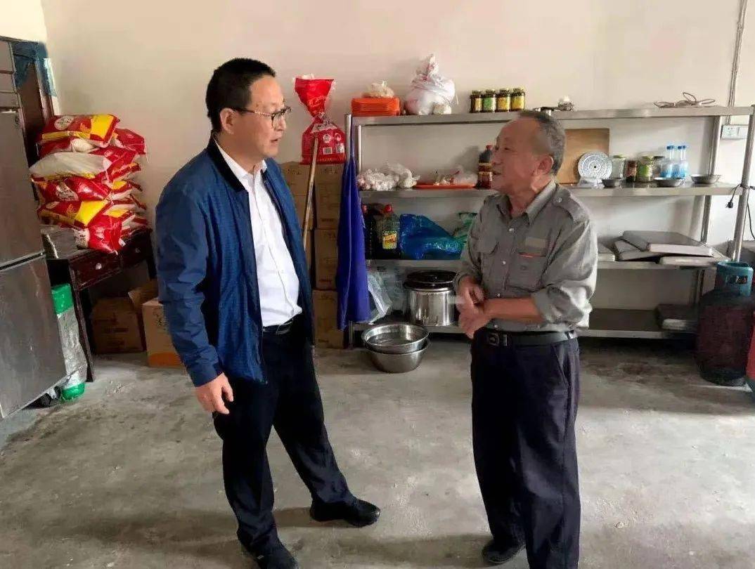裘村外来人口_薛之谦天外来物图片(2)