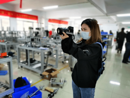 今天是第21个记者节 高新区(江海区)祝所有新闻媒体事情者节日快乐!‘AG亚娱集团’(图19)
今天是第21个记者节 高新区(江海区)祝所有新闻媒体事情者节日快乐!‘AG亚娱集团’(图19)