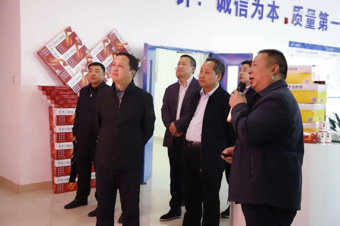 铜仁市委秘书长肖洪莅临正清参观调研