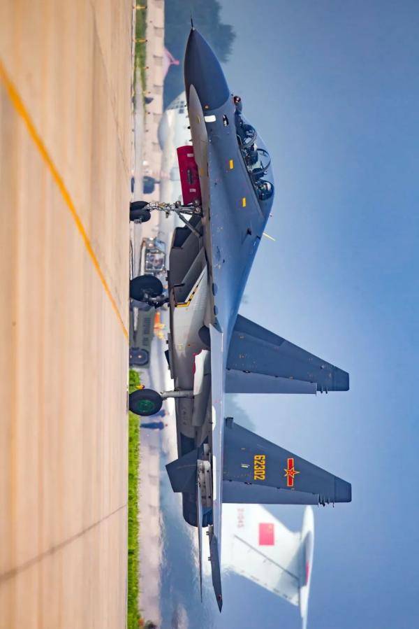 从“米格-15”到“歼-20”│一张长图见证人民空