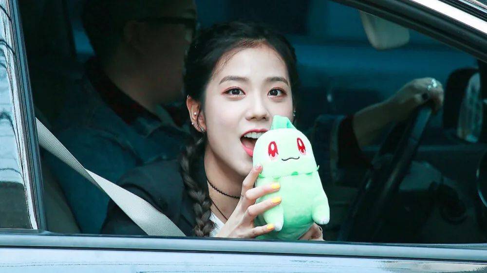 原创blackpink jisoo,到底是人间四月还是漂亮废物?