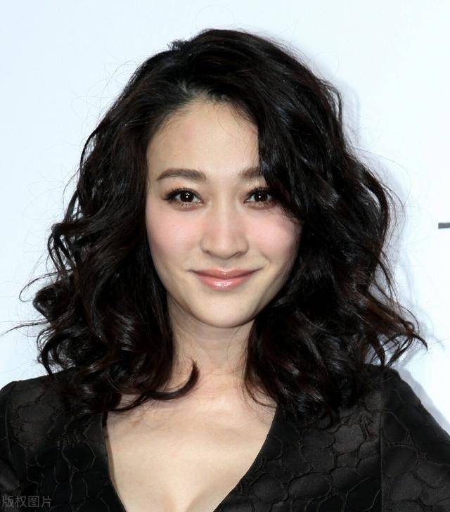 李小冉,这双腿是真的长 真是很漂亮