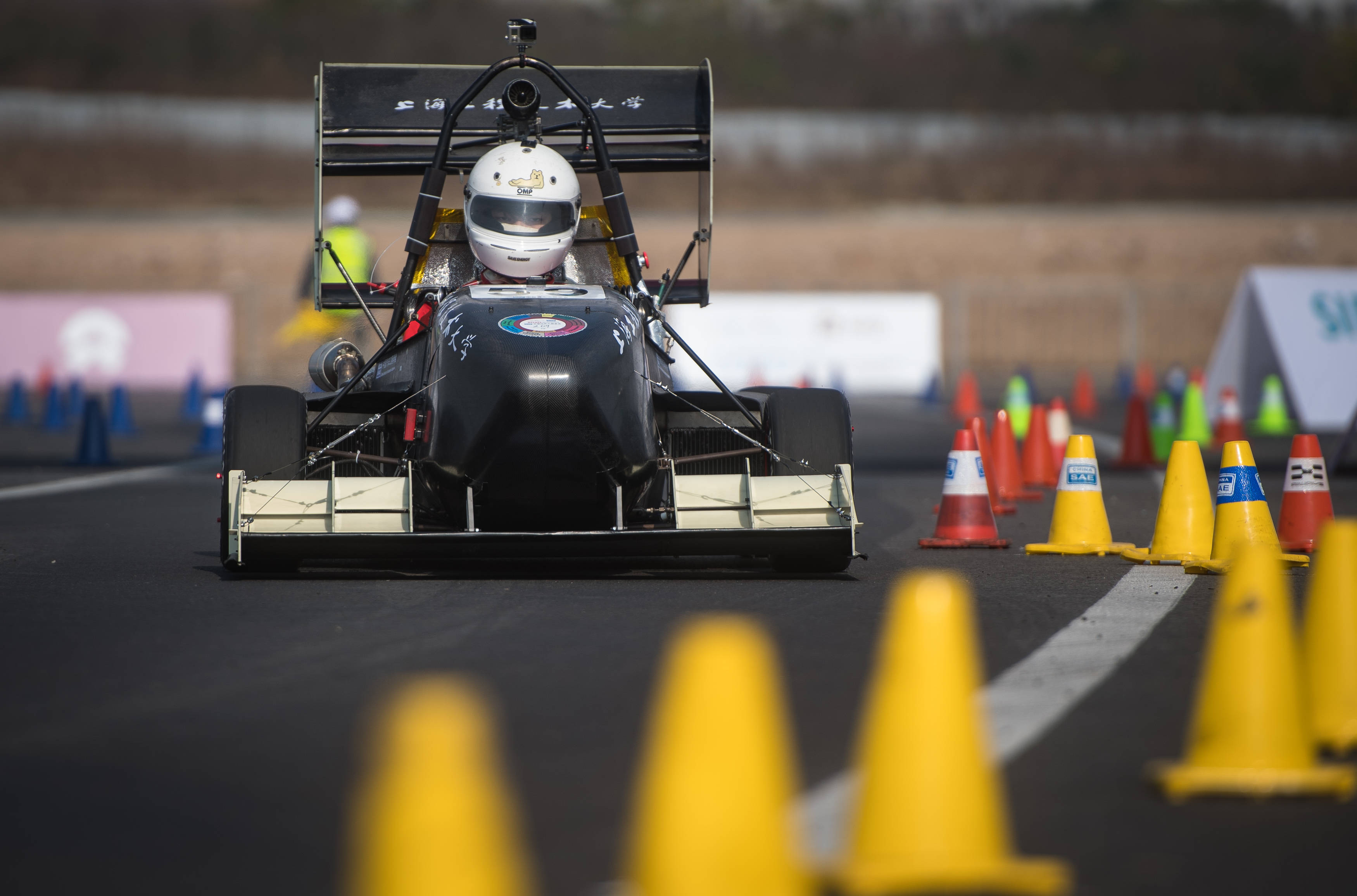 赛车2020中国大学生方程式汽车大赛举行