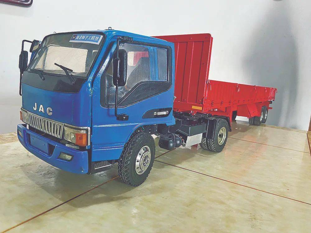 【馆藏与收藏】庞建辉:35年手工制作汽车模型数千件
