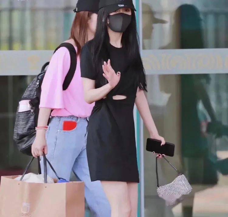 买的|2020最值得买的8款轻奢包，时髦小众绝美子！！