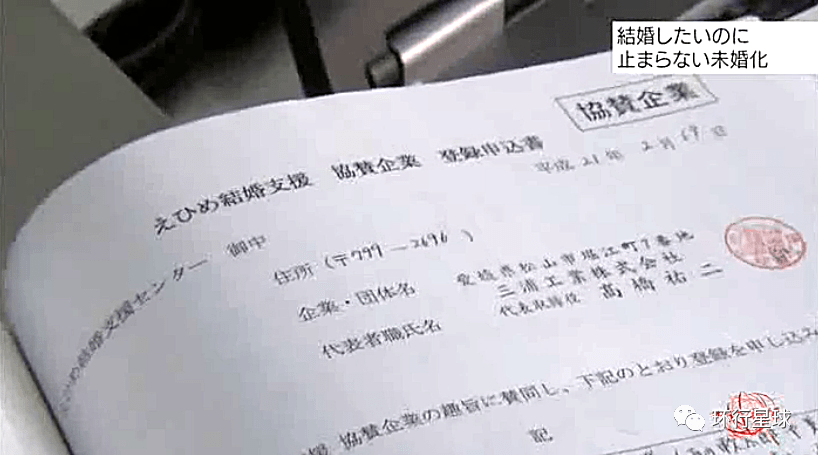 男的单手解内衣证明_美女单手解内衣内裤(2)