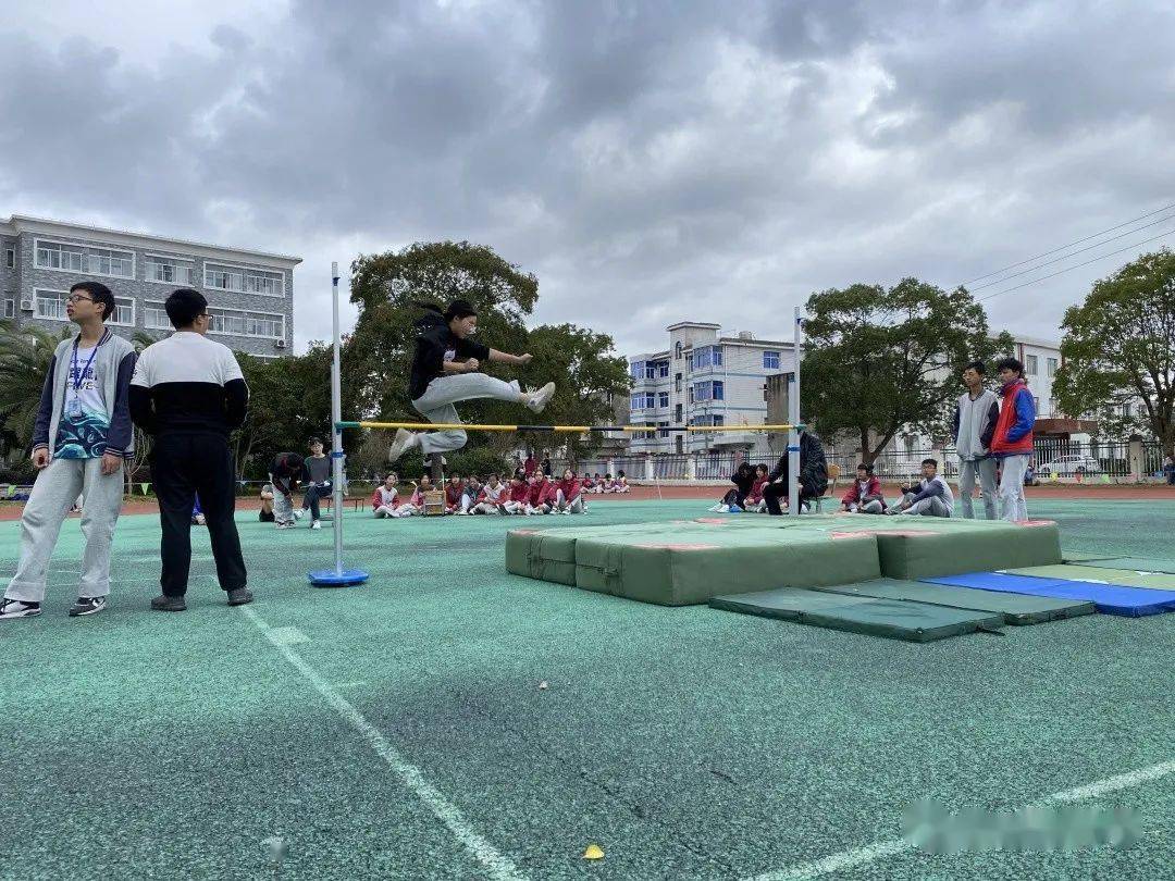 运动彰显青春风采记鹤浦中学第39届运动会顺利举行