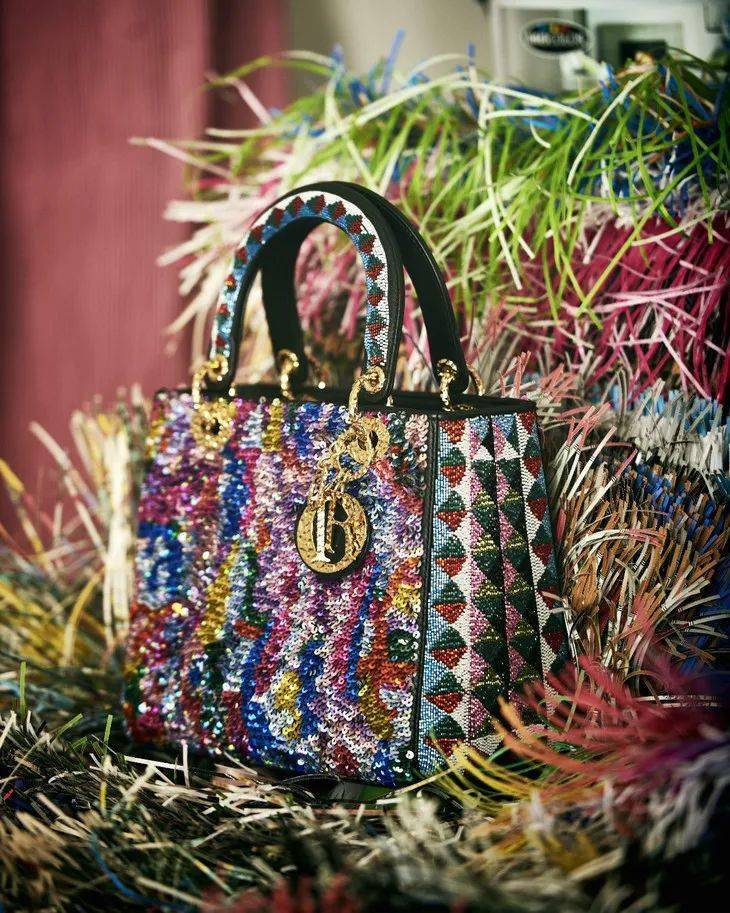 节目|壹周潮话题 | 付完尾款，只能靠这节目找找赚钱动力了