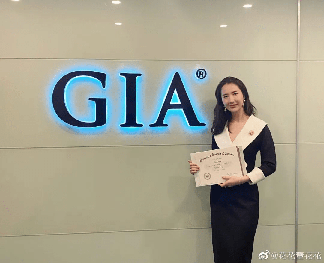 花花|董花花2.6万卖掉绝版LV包，这位顶级“全职太太”独立？