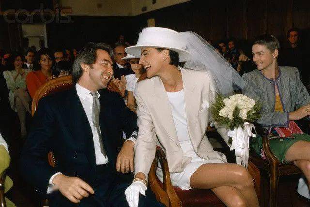 化身|卍物志┃26岁被老佛爷捧为香奈儿化身，如今63岁依然是法式优雅的代名词