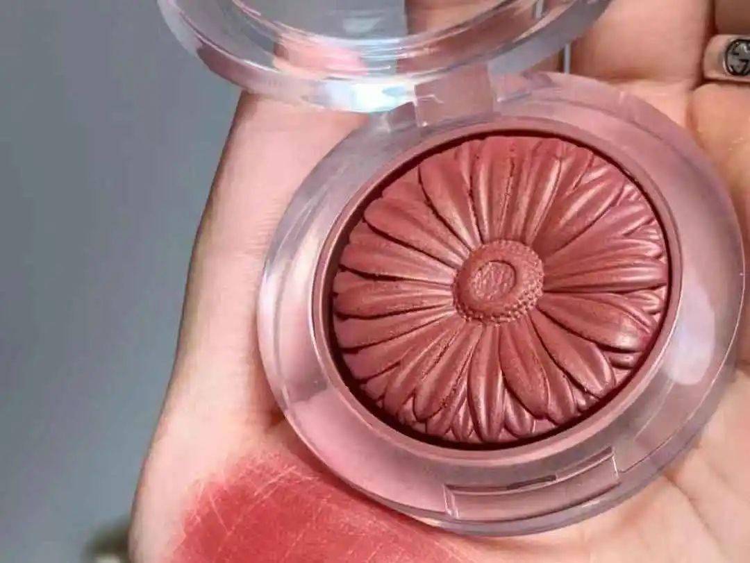 蒙淇淇|20块钱就能买到的绝美腮红？我不信！