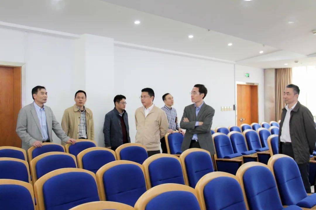 省交通运输厅副厅长王寅中一行来校检查指导全国95