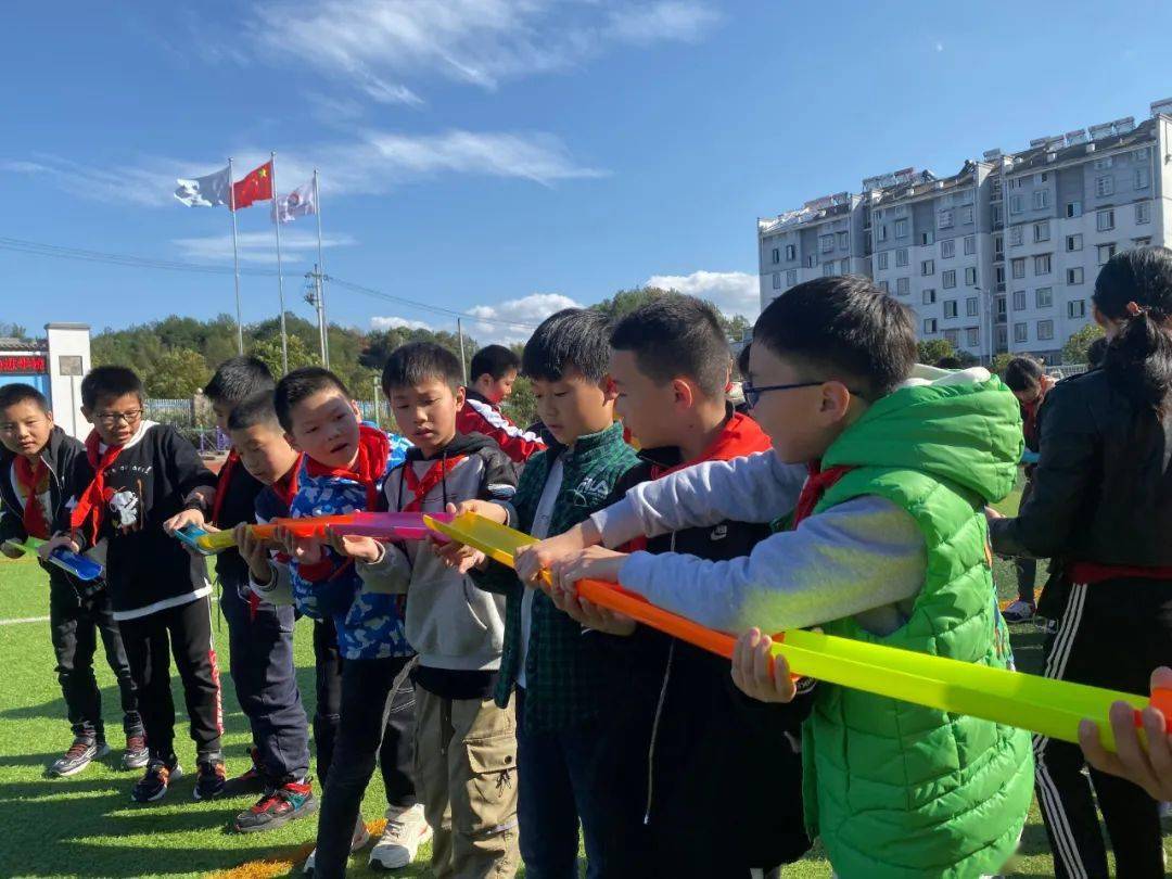 黄山市屯溪区昱城公益周——科普日活动走进龙山实验小学