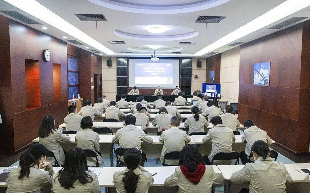 东方风电举办基层监督工作人员培训研讨会