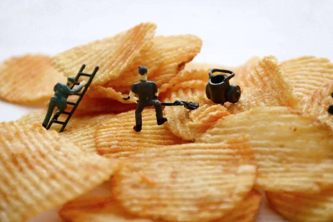 致癌物|竟因为常吃这种含致癌物的零食!家长别再给孩子买了!警惕!4岁男孩睡梦中去世