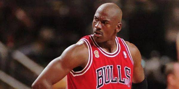 2020男星人气排名行_2020年内地最受欢迎男明星排行,第一名居然是他