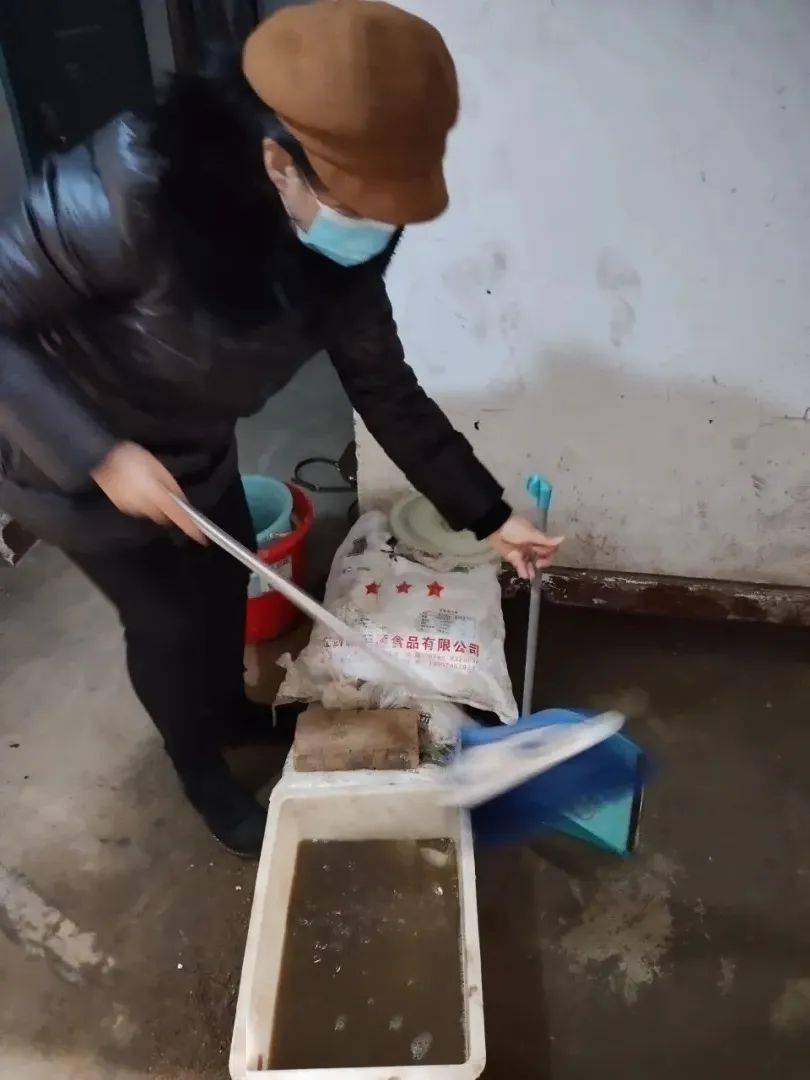 墙面渗水怎么回事 17612f057cee419289aeba7cd89bdb1c.jpeg