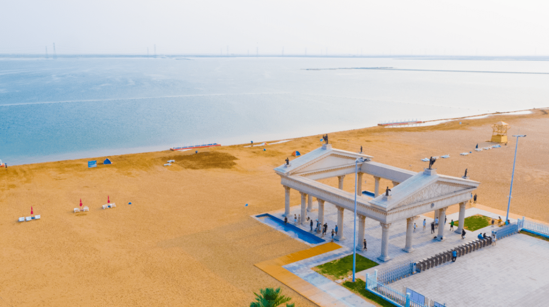 走进贝壳湖公园,登上五行宝塔,远离尘嚣,览沧海横流壮阔之景.