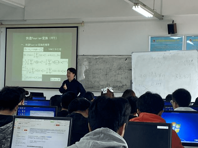 什么是公开课观摩课示范课 056a5dc788b54b349604d964e437de86.png