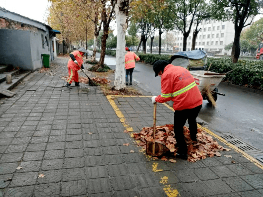 温暖倡议关爱环卫工人让这个冬天不再冷