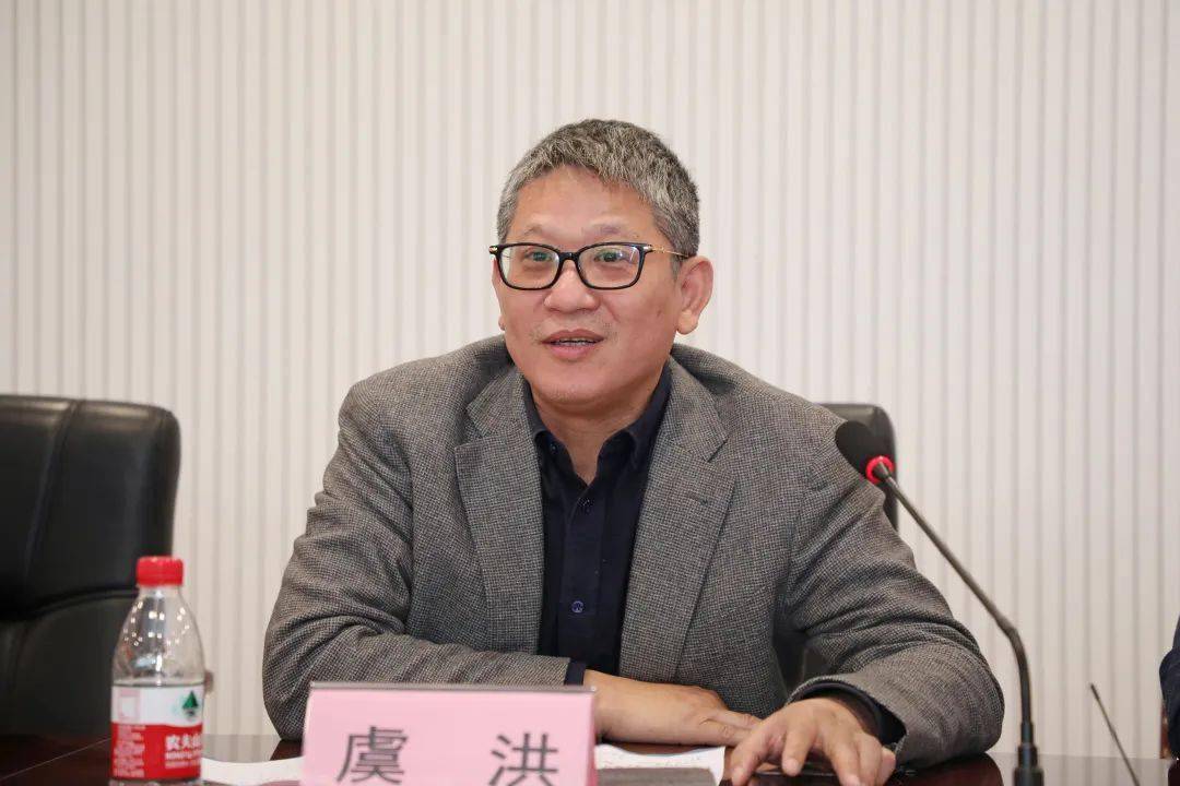 院长姚明代表医院欢迎虞洪副院长一行的到来,同时对建立腹腔感染和