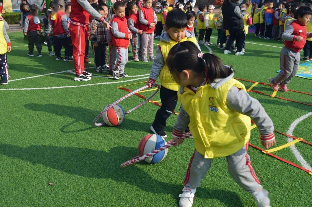 游戏促发展运动助成长粥店中心幼儿园户外活动剪影