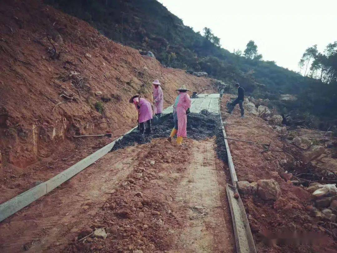 GDP添绿_爱绿护绿手抄报