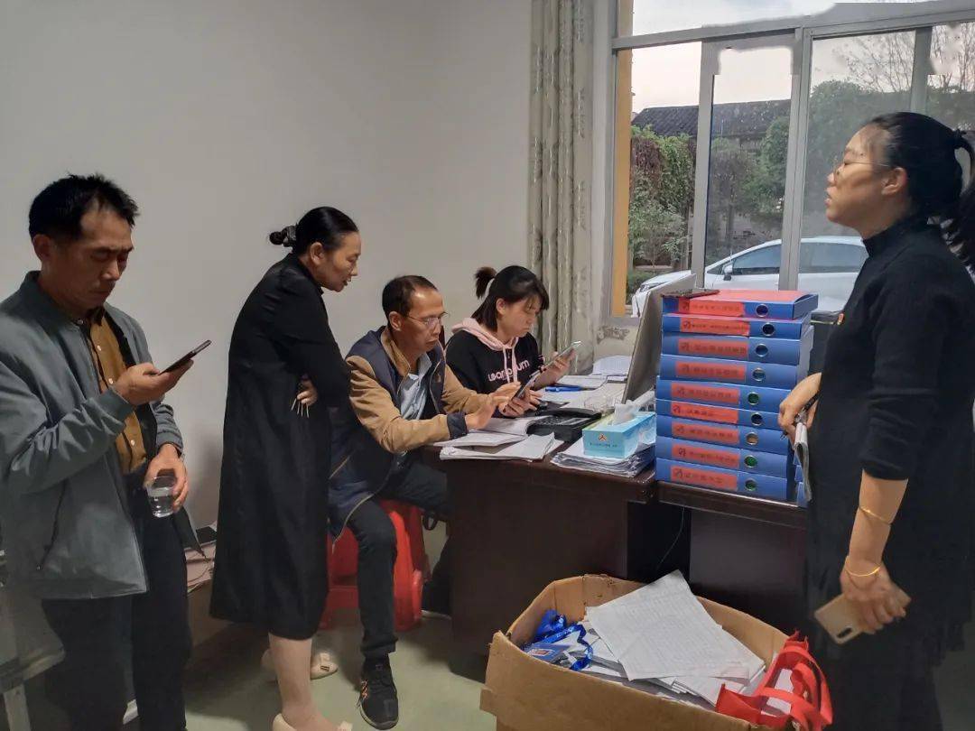公司人口普查员_人口普查员证件图片(2)