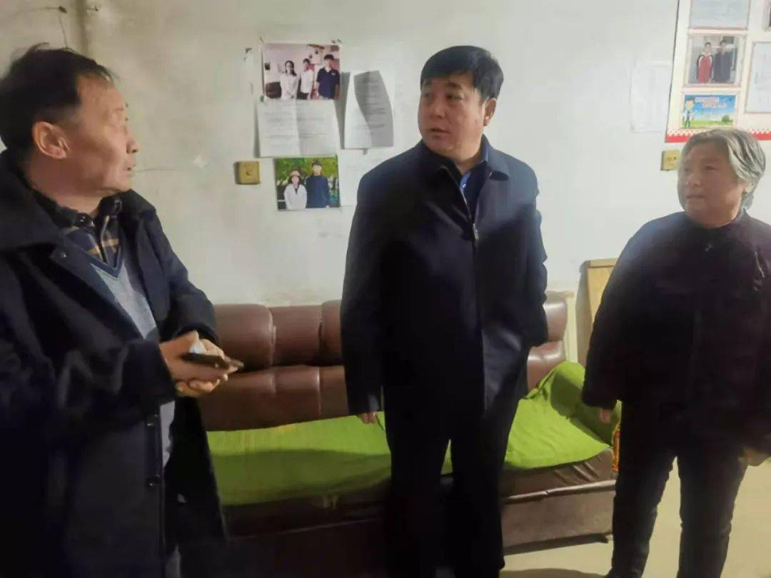 市委常委,政法委书记张二文同志到大鹿庄乡就脱贫攻坚