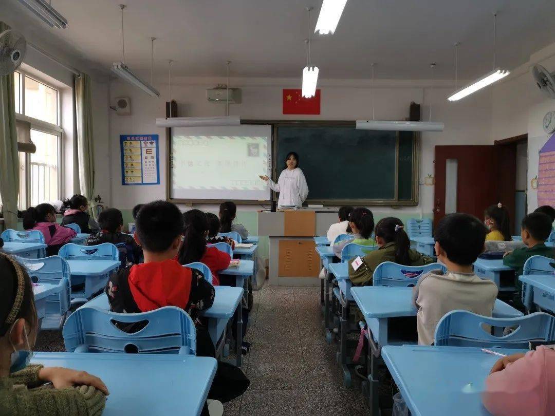 青岛沧海路小学书写童年寄望未来