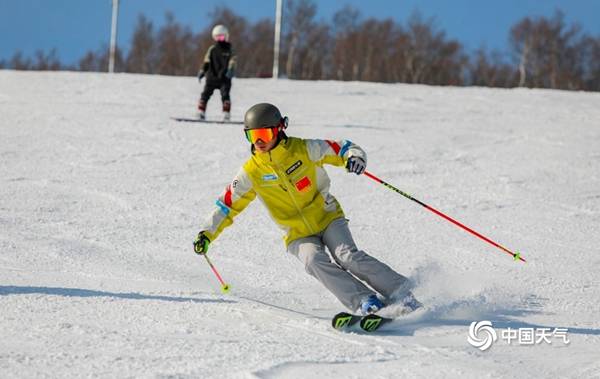 今冬滑雪场陆续“开板” 全国十大热门滑雪场雪质预报出炉