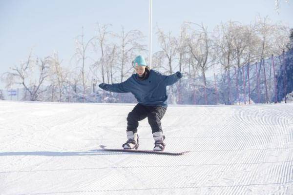 天定山滑雪场今冬迎首滑