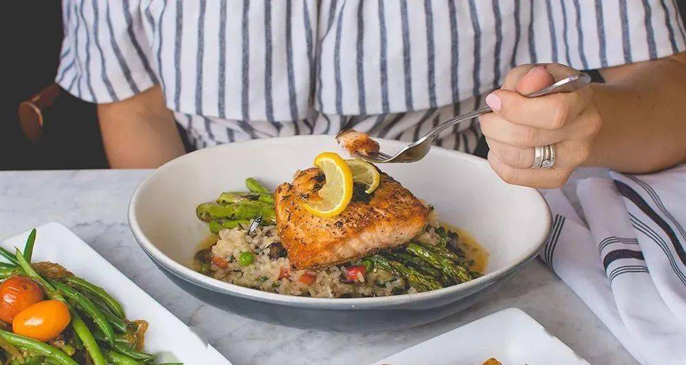 大米饭怎么做不伤胃 48880f509e014121a4c542510d203cb0.jpeg