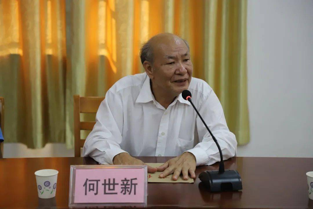 市教育局专家组莅临愉园小学督导全国规范化家长学校评估验收准备工作