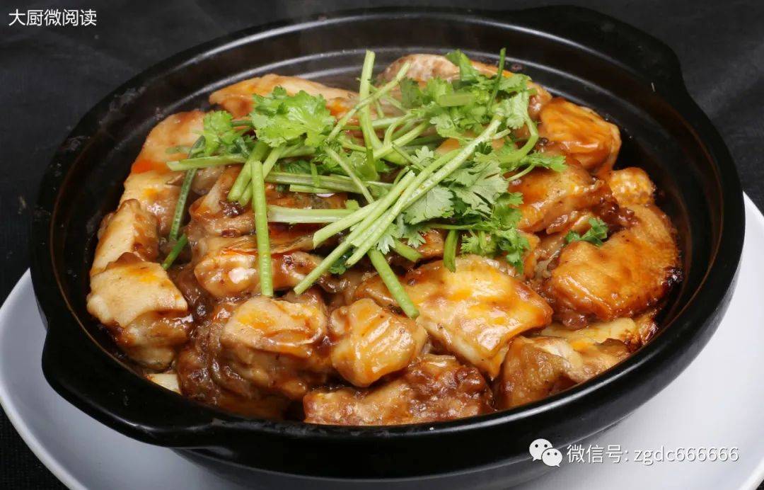 还缺款啫啫酱试试这道砂锅多宝鱼先腌后啫味道奇佳