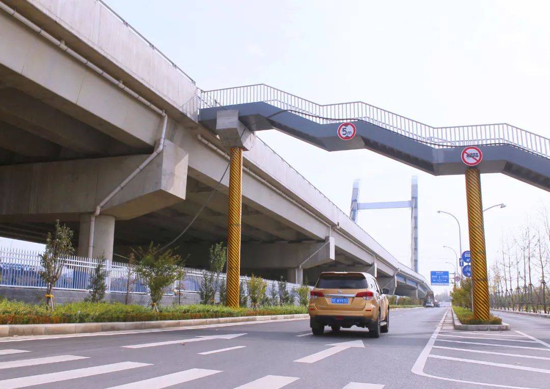 81公里,建设内容主要包括引道,引桥,主桥,辅道等.